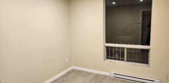 Newly renovated large 3 1/2 condo for rent - APPLIANCES INCLUDED - Photo 2