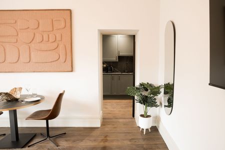 Studio Apartment – Medium Let - Photo 3