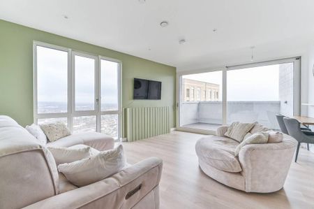 2 bedroom flat to rent - Photo 2