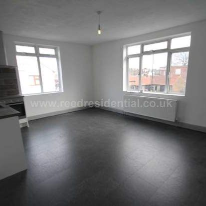 2 bedroom property to rent in Hockley - Photo 1