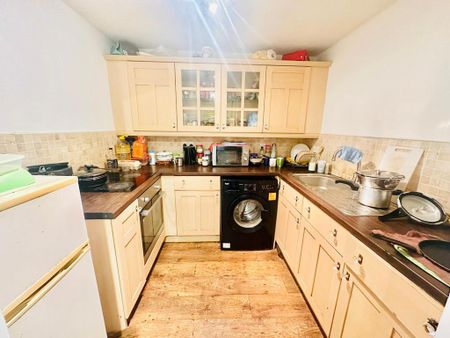 2 bedroom block of apartments to rent - Photo 5