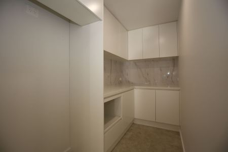 CBD LIVING - Photo 3