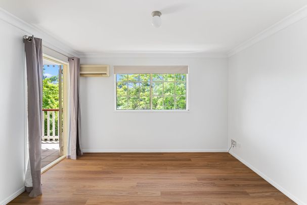 Refurbished Unit Centrally Located in Highgate Hill - Photo 1