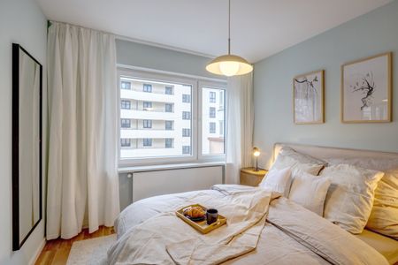 Bright and furnished rental near Rotkreuzplatz - Photo 4