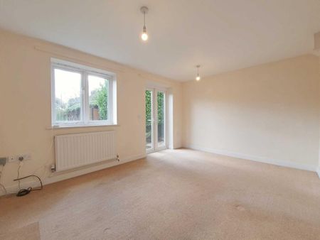 2 bedroom end of terrace house to rent - Photo 2