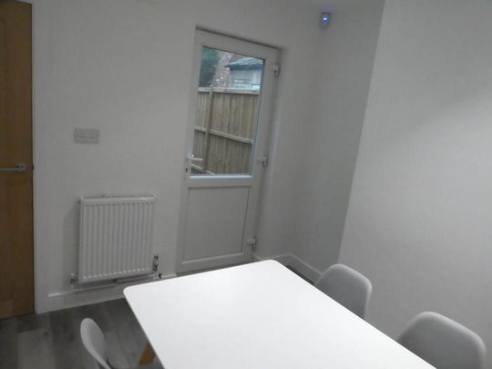 2 bedroom house share to rent - Photo 1