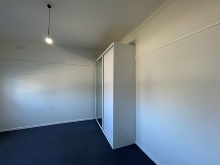 Quiet Comfort, Modern Simplicity - Photo 3