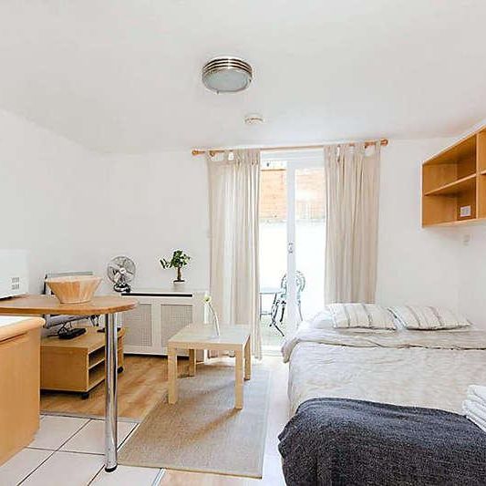 West Cromwell Road, Earls Court, London, SW5 - Photo 1