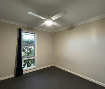 COTTAGE STYLE TUCKED AWAY IN EAST BUNBURY - Photo 5