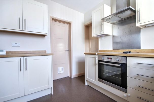 2 Bedroom Flat / Apartment to let - Photo 1