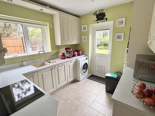 3 bedroom detached house to rent - Photo 1