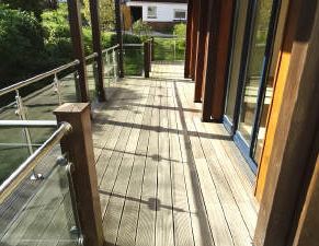 Hier bleiben keine Wünsche offen! Tolle Wohnung mit vielen Extras! - Photo 1