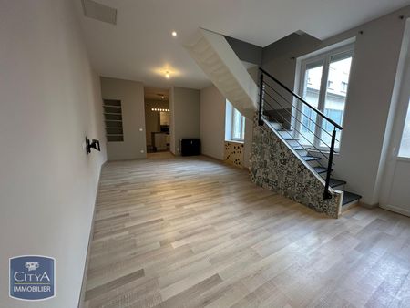 Location Appartement 4 pièces 105m² CHATEAUROUX 36000 - Photo 2