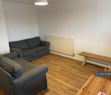 2 bedroom flat to rent - Photo 3