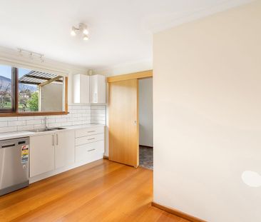 Convenient, Charming Three Bedroom Home - Photo 6