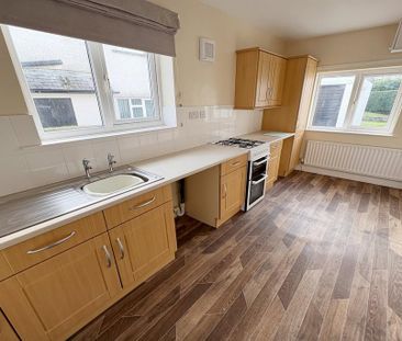 2 bedroom semi-detached house to rent - Photo 4