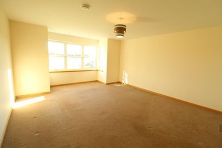 5 bedroom detached house to rent - Photo 3