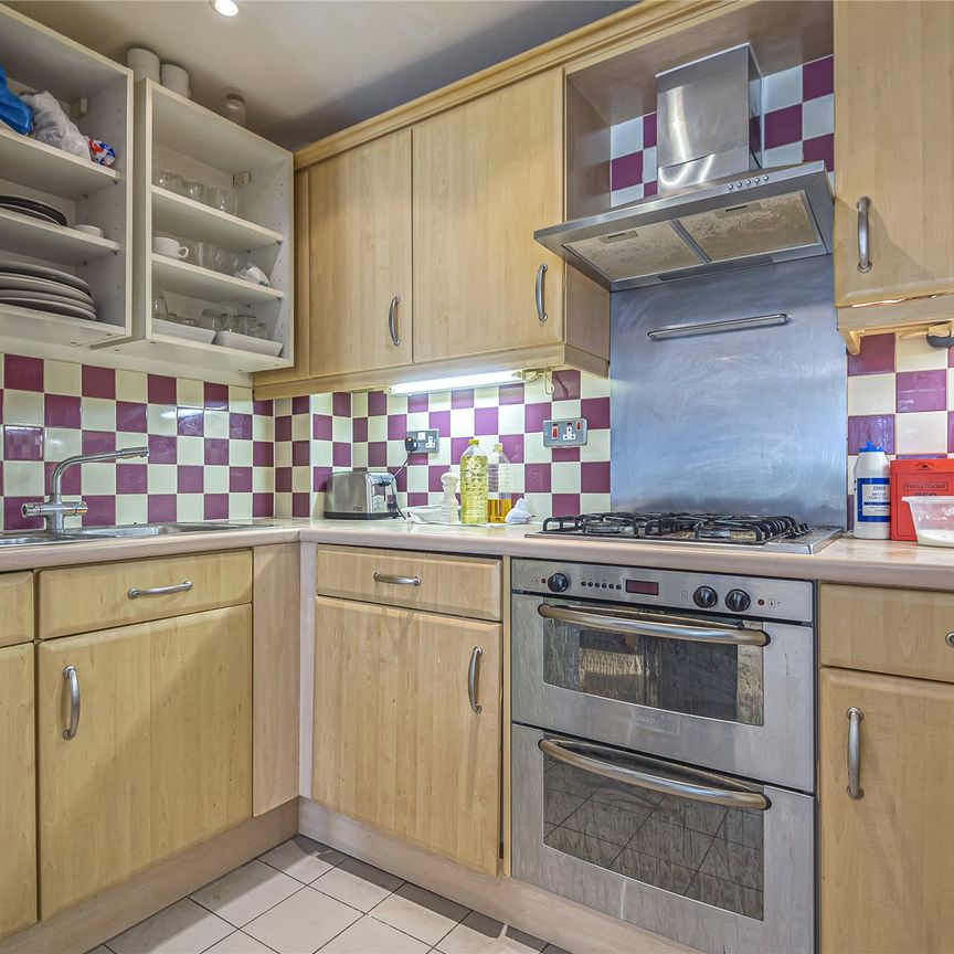 The Pinnacle, Reading The Pinnacle, Reading - Photo 2