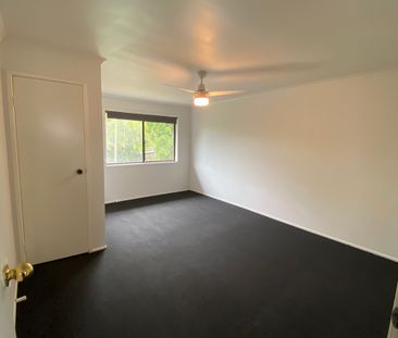 Renovated Townhouse In Convenient Location! - Photo 3