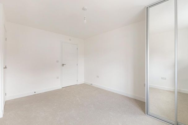 4 bedroom detached house to rent - Photo 1