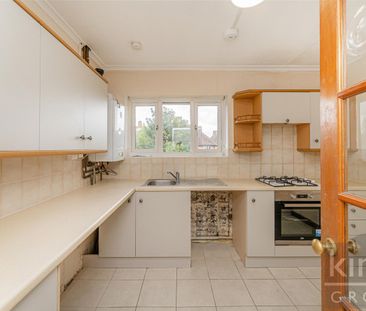 2 Bedroom Flat - First Floor To Let - Photo 4