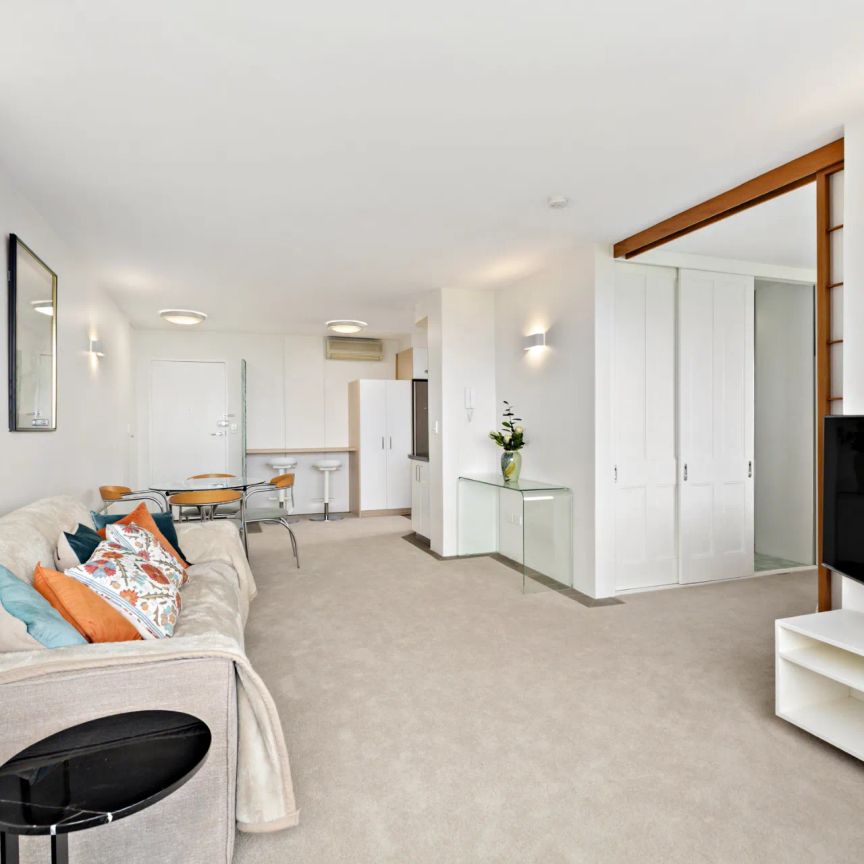 Furnished One-Bedroom Apartment in Prime South Yarra Location - 6 Month Lease. - Photo 1