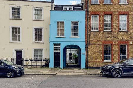 2 bedroom mews to rent - Photo 4