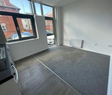 Flat to rent on - Photo 5