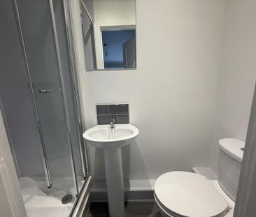 7 bedroom flat to rent - Photo 5