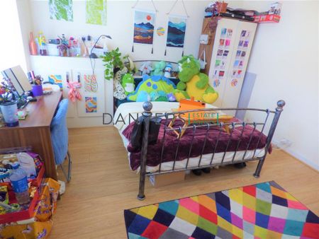 4 bedroom terraced house to rent - Photo 2