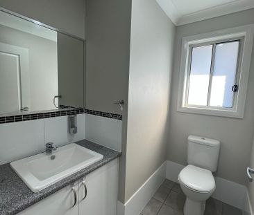 18 Pelagic Court, Dubbo NSW 2830 - House For Rent | Domain - Photo 1