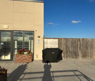 For Lease - 3560 St. Clair Avenue Unit# 423, Toronto, Ontario - Photo 3