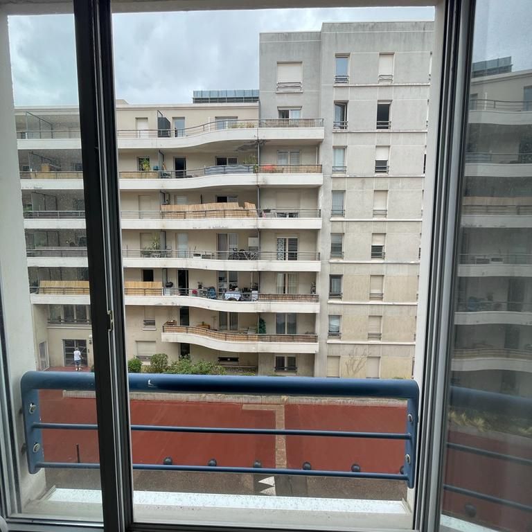 LOCATION d'un appartement T1 (20,1 m² Carrez) non meublé à LYON - Photo 1