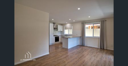 Well Presented & Conveniently Located - Photo 3