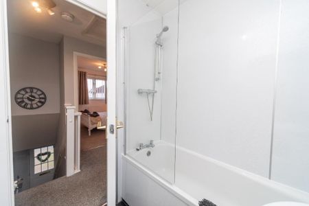 2 bedroom terraced house to rent - Photo 2
