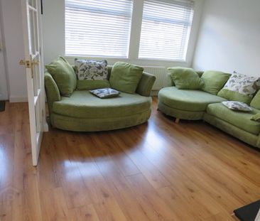 44 Hollymount, Belfast, BT10 0GN - Photo 1