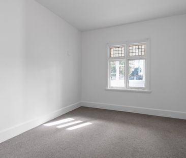 A sunny, spacious home right on the city fringe - Photo 5