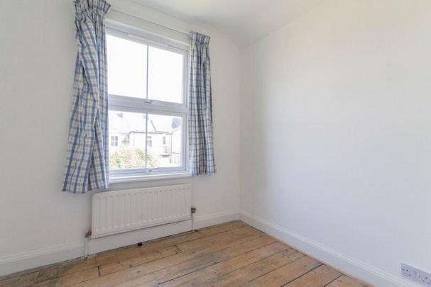 3 bedroom end of terrace house to rent - Photo 1