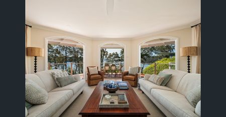 Fully furnished executive home with stunning Pittwater views - Photo 2