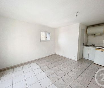 Location Appartement 1 pièce 16m² LA ROCHE BLANCHE 63670 - Photo 1