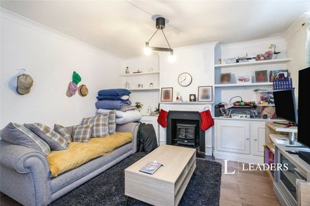 2 bedroom house to rent Albert Road, Addlestone, KT15 - Photo 5