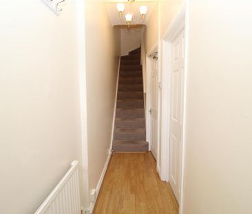 3 bedroom private hall to rent - Photo 3