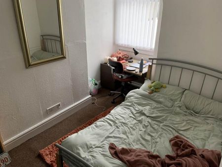 5 bedroom house to rent - Photo 3