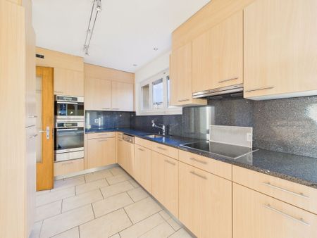 Charming 6.5-room terraced house with beautiful conservatory in Bellikon, canton AG - Photo 2