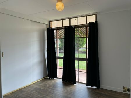 Freshly painted 3 bedroom Lowset home - Photo 4