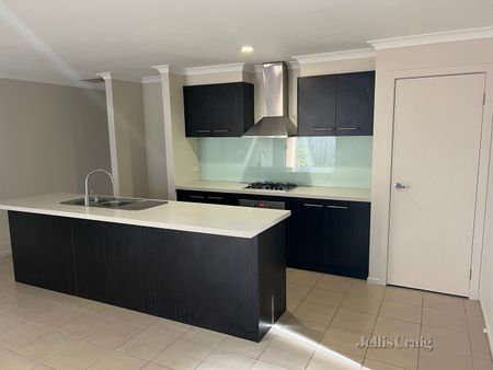 4 Ionian Way, Point Cook - Photo 3