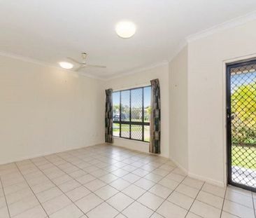 6 Bronte Court, Bushland Beach - Photo 1