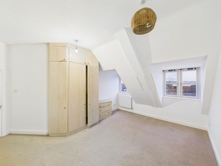 2 bedroom penthouse to rent - Photo 2