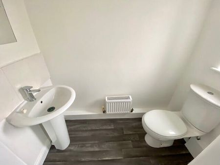 Rotherham Road, Little Houghton, BARNSLEY - Photo 4