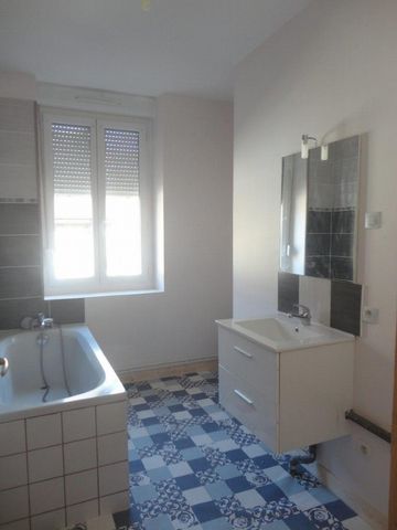 Location Maison 3 pièces 53m² LE CREUSOT 71200 - Photo 3